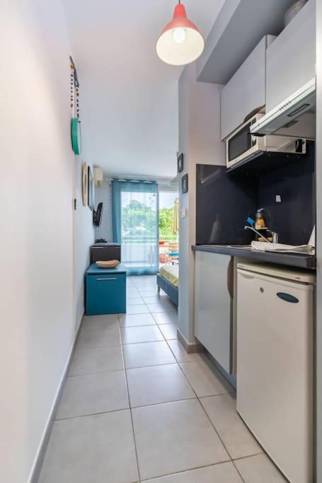 Flamboyant - Studio 2 Personnes Avec Lit De Qualite Hoteliere Separable Pour Couple Ou Amis Avec Tres Belle Terrasse A 12 Min A Pied Ou 4 Min En Voiture Du Lagon De L'Ermitage - St Gilles Les Bains Ла-Салін-ле-Бен Екстер'єр фото