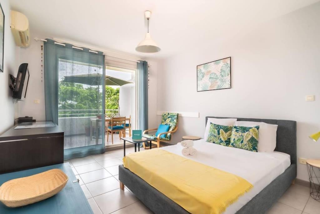Flamboyant - Studio 2 Personnes Avec Lit De Qualite Hoteliere Separable Pour Couple Ou Amis Avec Tres Belle Terrasse A 12 Min A Pied Ou 4 Min En Voiture Du Lagon De L'Ermitage - St Gilles Les Bains Ла-Салін-ле-Бен Екстер'єр фото